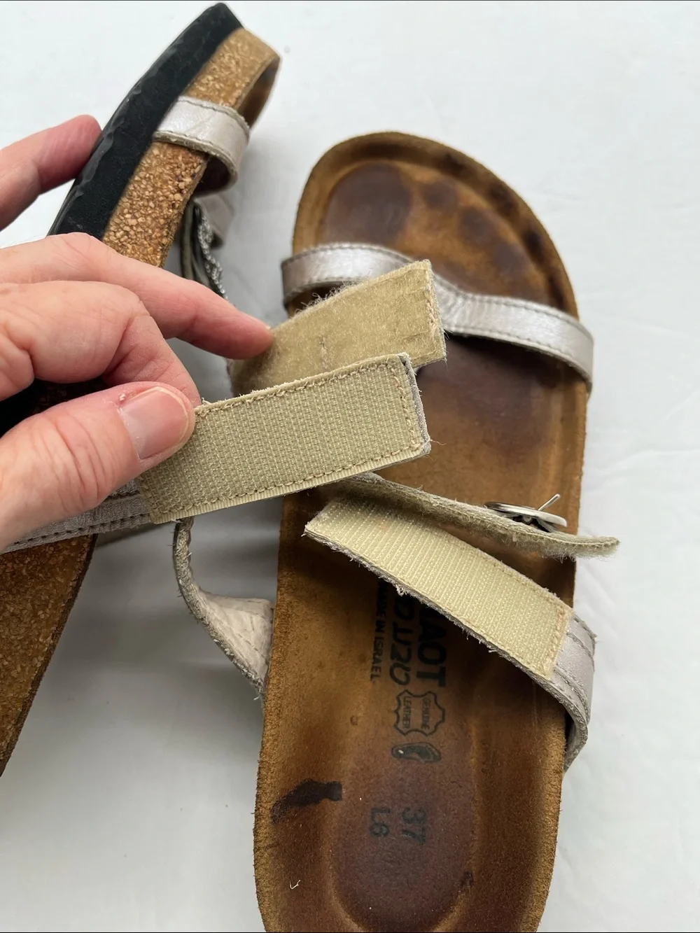 Naot Malibu Metallic Embellished T‑Strap Sandals Women’s 37/  6 Comfort Flaw